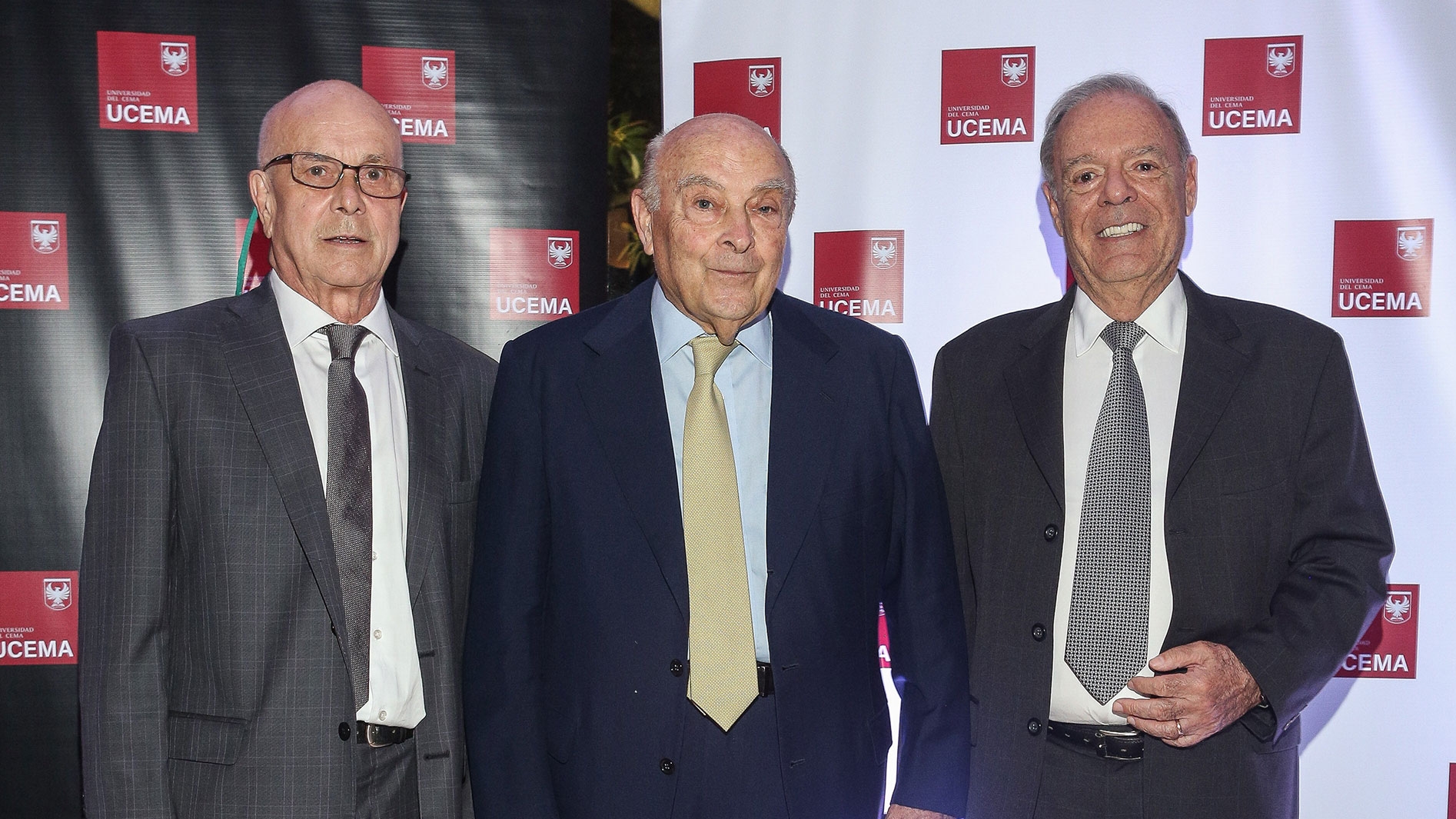 Carlos Rodriguez, Domingo Cavallo y Roque Fernández en una cena de la UCEMA, en 2022