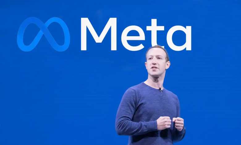 Mark Zuckerberg, CEO de Meta, con el logotipo de la compañía detrás.